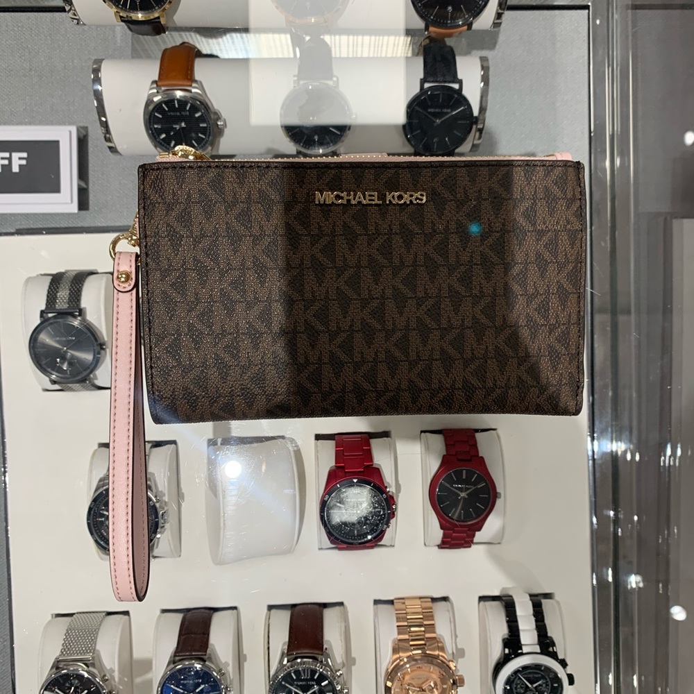 Michael Kors Wristlet Wallet